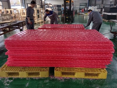 再生プラスチック製グランドマット
